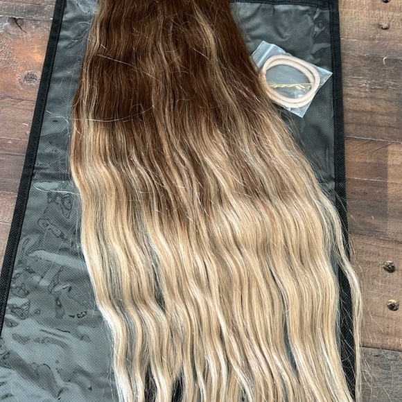 NEW-HIDDEN CROWN- BUNGEE PONYTAIL- COLOR 882 dark ash blonde wavy-human hair 18” - Picture 5 of 15